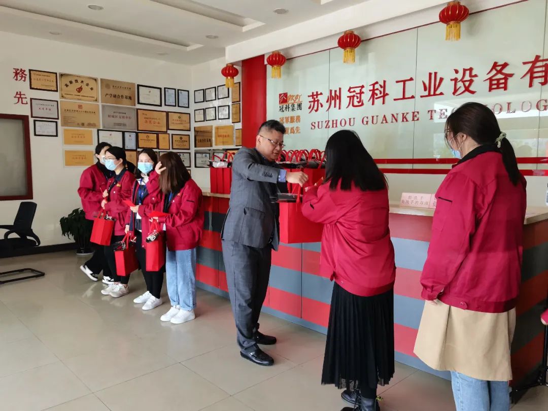 春风如你，熠熠芳华！游艇会yth集团祝女神节快乐！