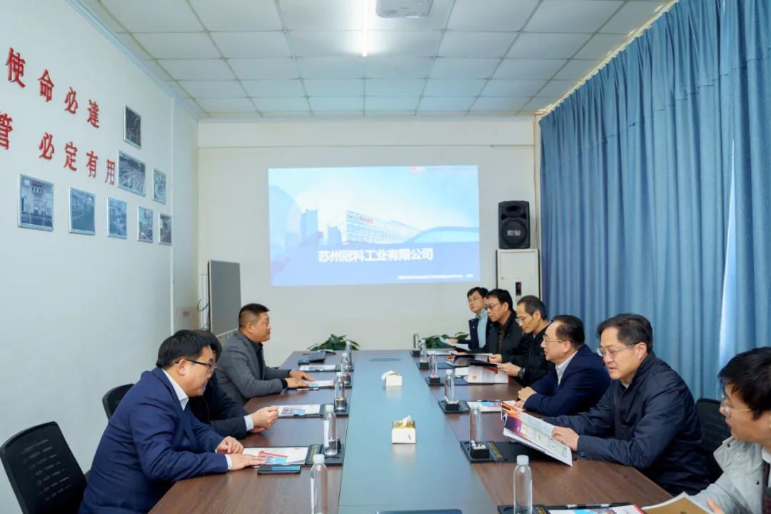 苏州市人大常委会副主任沈国芳一行走访调研苏州游艇会yth工业设备有限公司